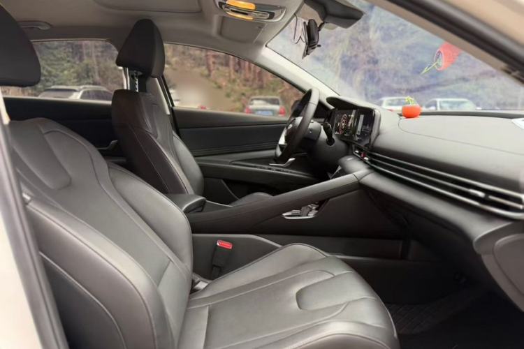 Used Hyundai Elantra 2022 1.5L CVT LUX Prestige Edition