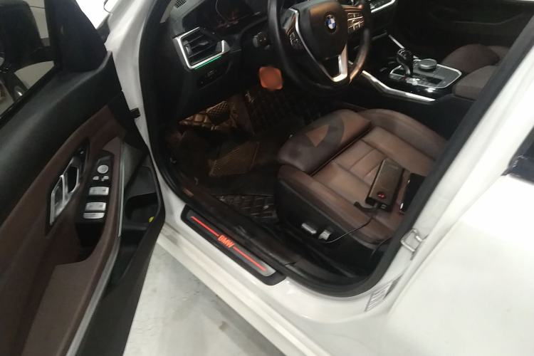 Used BMW 3 Series 2020 325Li First Edition Driver Seat