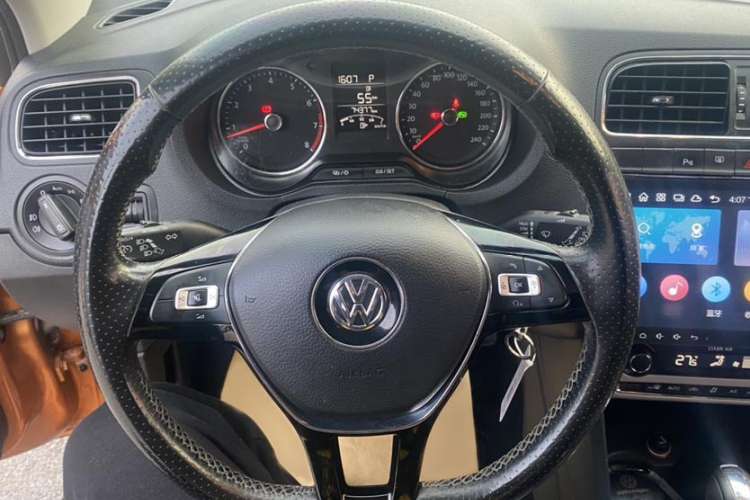 Used Volkswagen Polo 2016 1.6L Cross Polo Automatic
