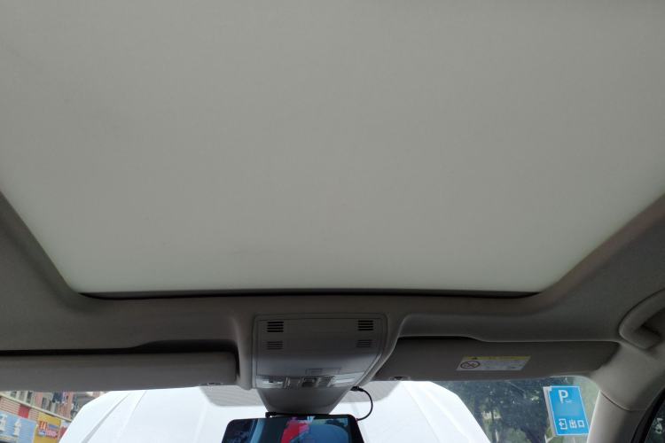 Used Volkswagen Tayron 2024 300TSI Two-Wheel-Drive Luxury Plus Advanced Version Headliner