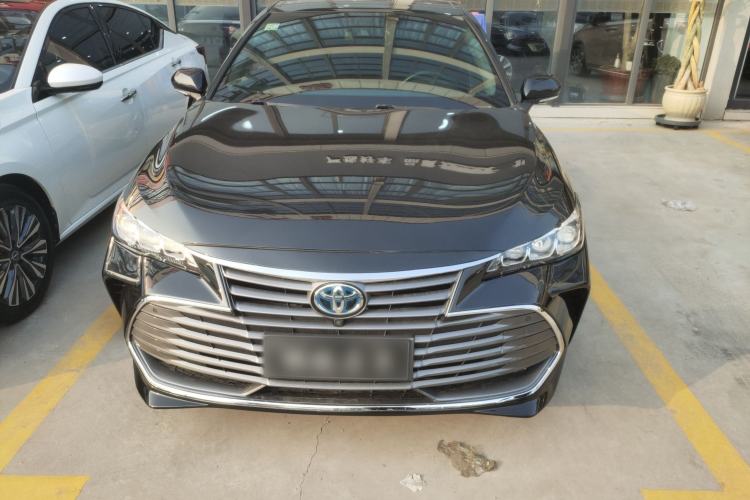 Used Toyota Avalon 2019 Dual-Engine 2.5L XLE Prestige Version China VI Standard

