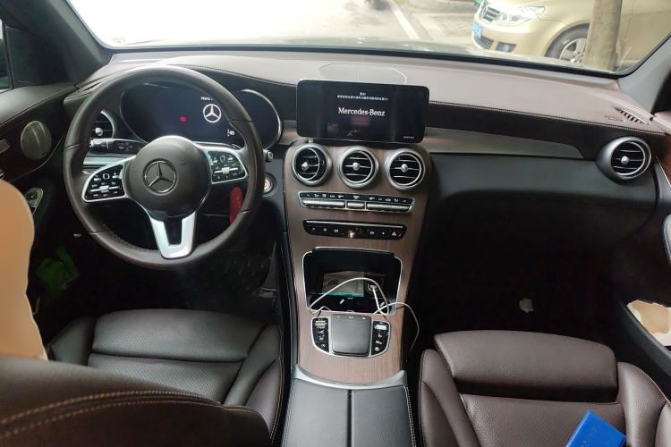 Used Mercedes-Benz GLC 2021 GLC 300 L 4MATIC Dynamic Model Interior 2