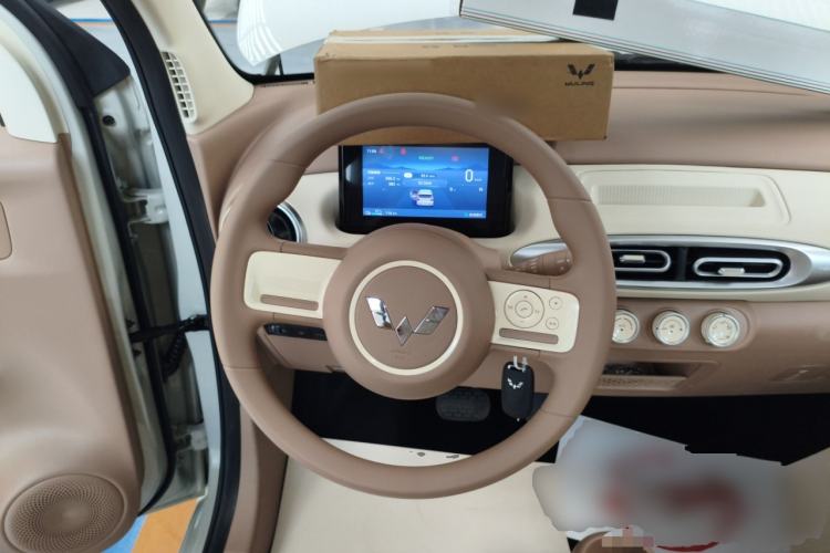 Used Wuling Hongguang MINIEV 2025 Four-Door Version Advanced Edition Steering Wheel