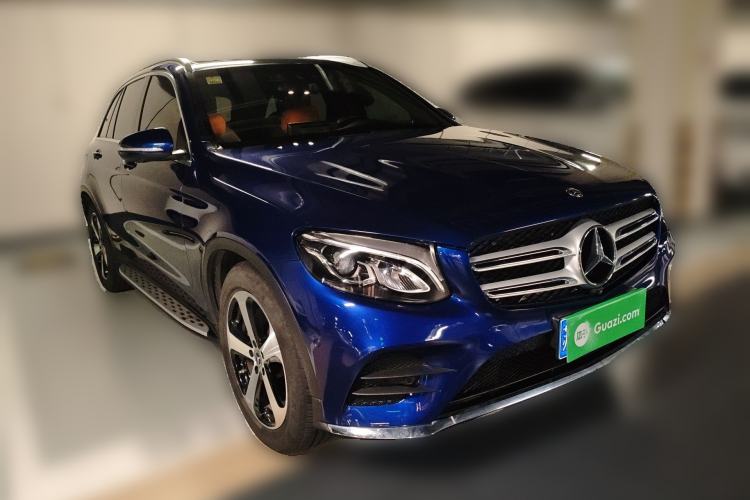 Used Mercedes-Benz GLC 2018 Facelift GLC 260 4MATIC Luxury Edition Front Right 45 Deg