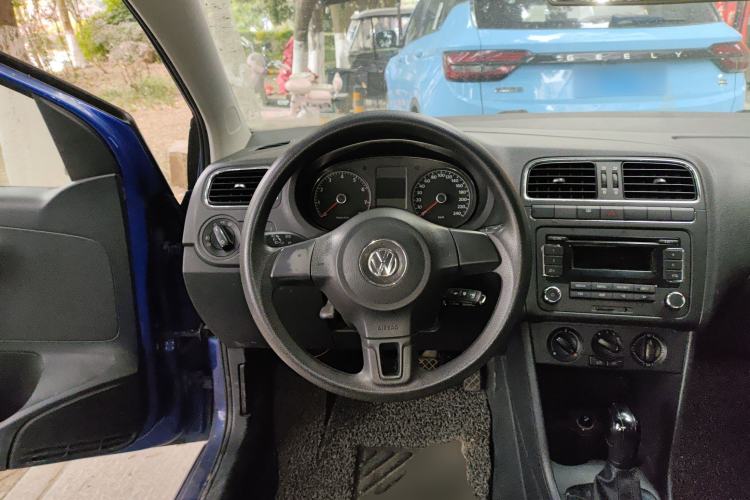Used Volkswagen Polo 2011 1.6L Automatic ZhiShang Version Steering Wheel