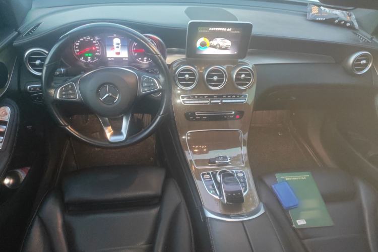 Used Mercedes-Benz GLC Coupe 2019 GLC 260 4MATIC Coupe SUV Center Console