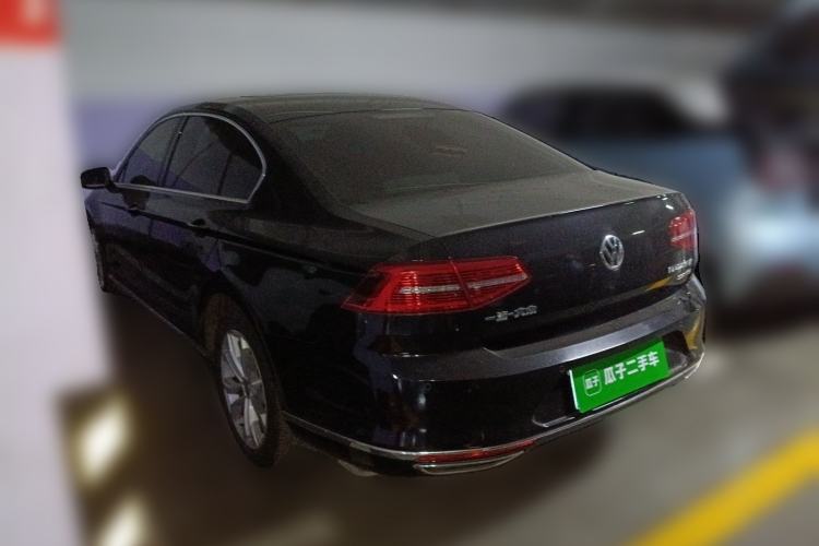 Used Volkswagen Magotan 2017 330TSI DSG Luxury Model Rear Left 45 Deg