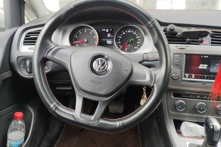 Used Volkswagen Golf 2016 1.6L Automatic Fashion Model