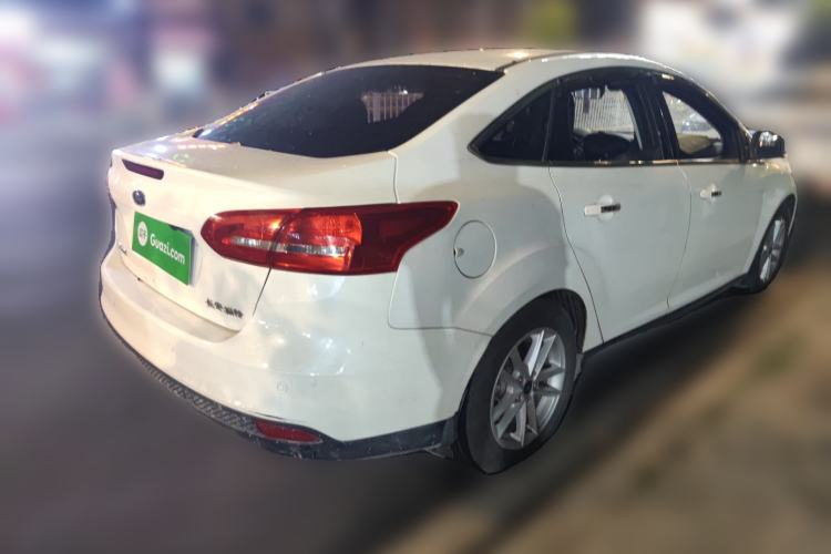 Used Ford Focus 2015 Sedan 1.6L Manual Fashion Edition