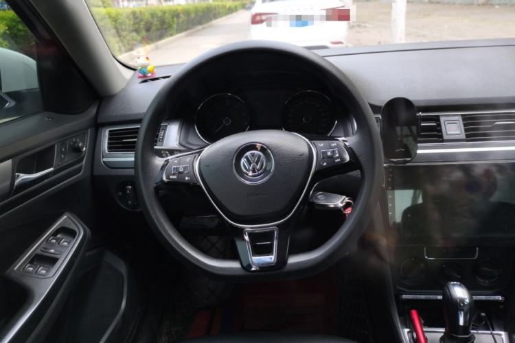 Used Volkswagen Bora 2017 1.6L Automatic Fashion Model