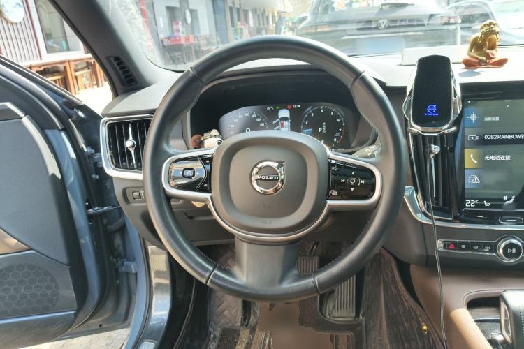 Used Volvo V90 2021 Cross Country B5 AWD Smart Range Edition