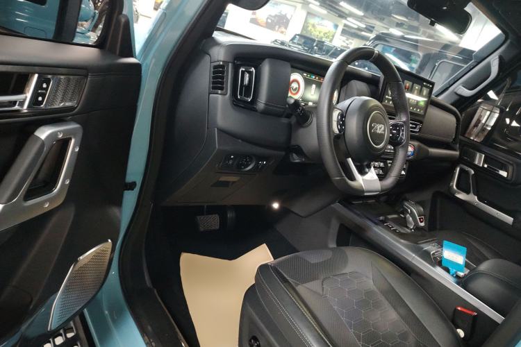 Used 212 T01 2025 2.0T Changfeng
