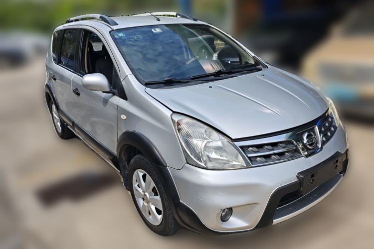 Used Nissan Livina 2010 JINRUI Edition 1.6L Automatic Standard Model Front Right 45 Deg
