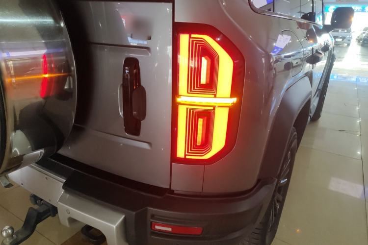 Used Formula Leopard Leopard 5 2023 Navigator Edition