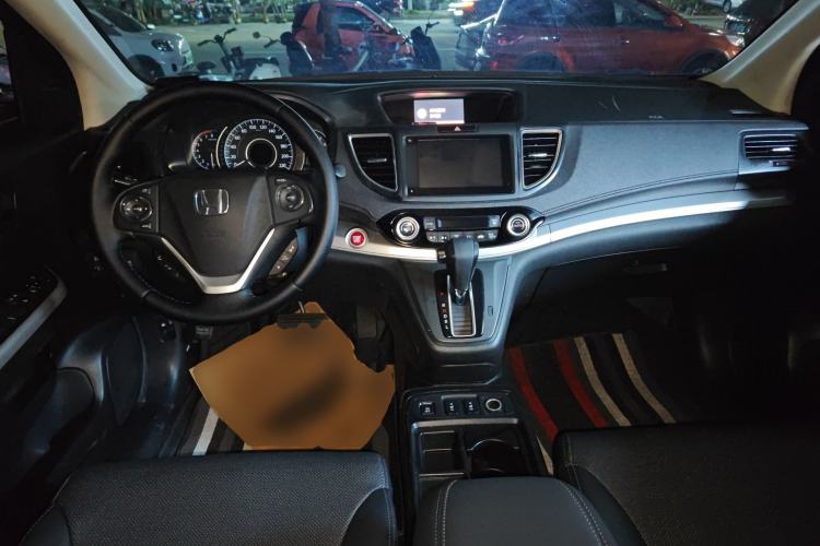 Used Honda CR-V 2015 2.4L four-wheel drive luxury version Center Console