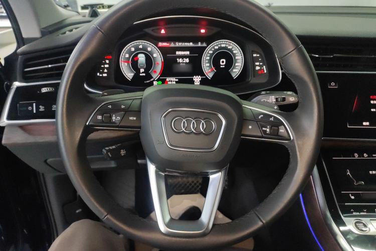 Used Audi Q7 2021 45 TFSI quattro S line Sport model
