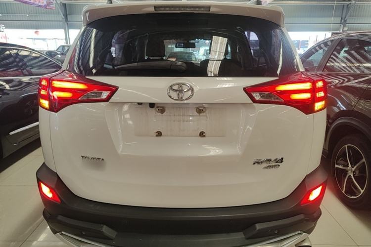 Used Toyota RAV4 2015 2.0L CVT Two-Wheel Drive Fashion Edition