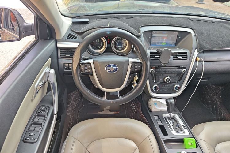 Used Bestune X80 2013 2.0L automatic luxury version