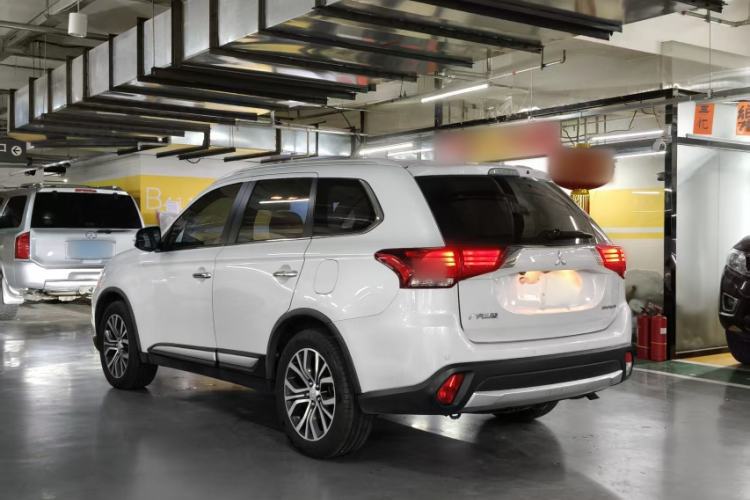 Used Mitsubishi Outlander 2016 2.4L 4x4 Elite Edition 5 Seats
