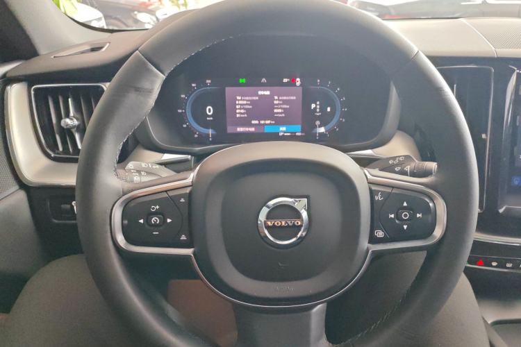 Used Volvo XC60 2022 B5 4x4 Zhiyi Luxury Edition