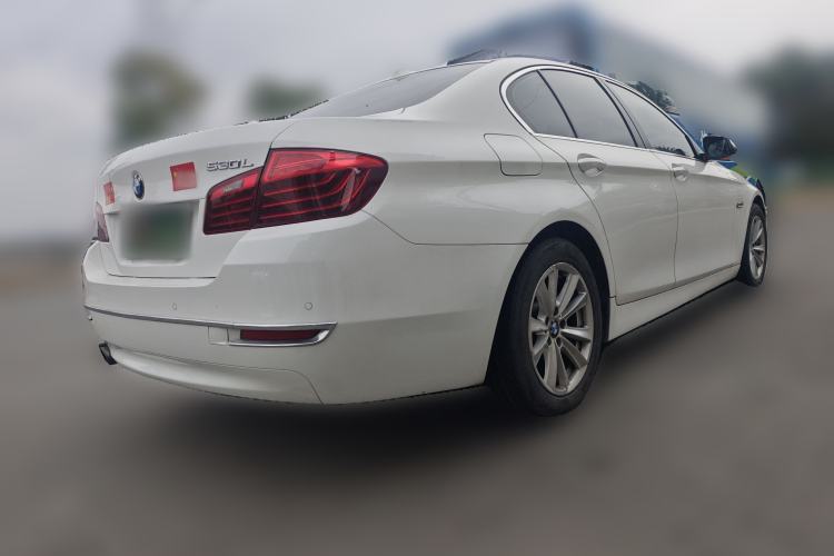 Used BMW 5 Series 2015 520i Elegant Edition
