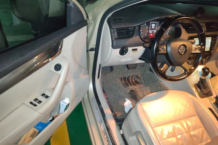 Used Skoda Octavia 2015 1.6L Automatic Yijie Edition
