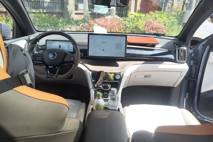 Used BYD Song Pro New Energy 2023 Champion Edition DM-i 110KM Beyond Model Center Console