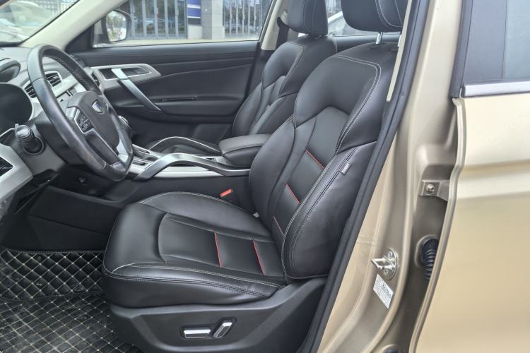 Used Geely Auto Emgrand X7 Sport 2018 1.8TD Automatic Two-Wheel Drive Smart Connect 4G Internet Edition Interior 2