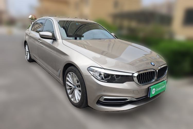 Used BMW 5 Series 2020 525Li Luxury Package Front Right 45 Deg