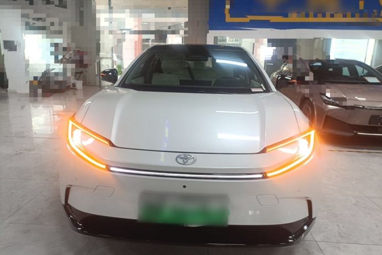 Used Toyota bZ5 2025 Model 550 PRO
