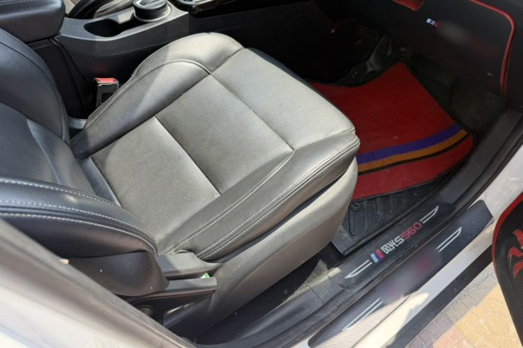 Used Dongfeng Fengon S560 2018 1.8L Manual Urban Model 7 Seats Interior 5