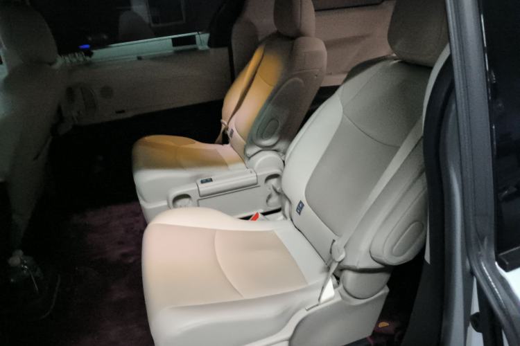 Used Toyota Granvia 2022 2.5L Hybrid Premium Edition