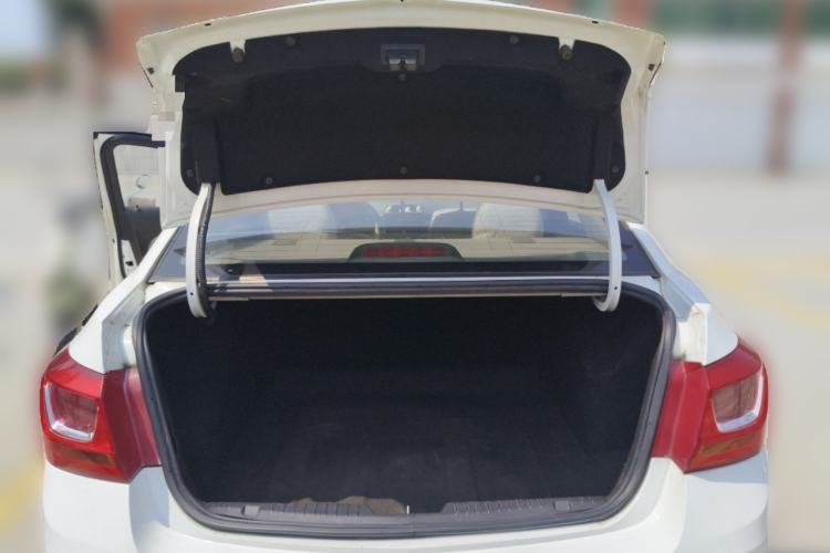 Used Chevrolet Cruze 2015 1.5L Classic SE AT Trunk