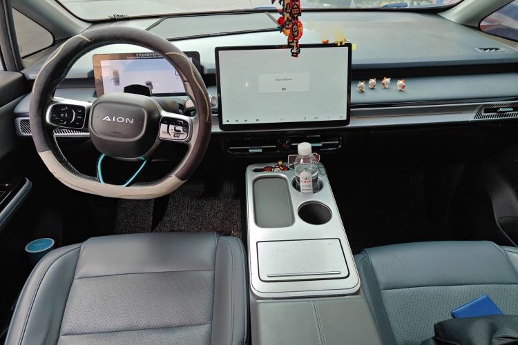 Used AION Y 2022 Plus 70 Smart Edition Center Console