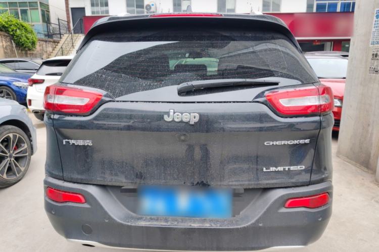 Used Jeep Cherokee 2017 2.0L Superior Edition