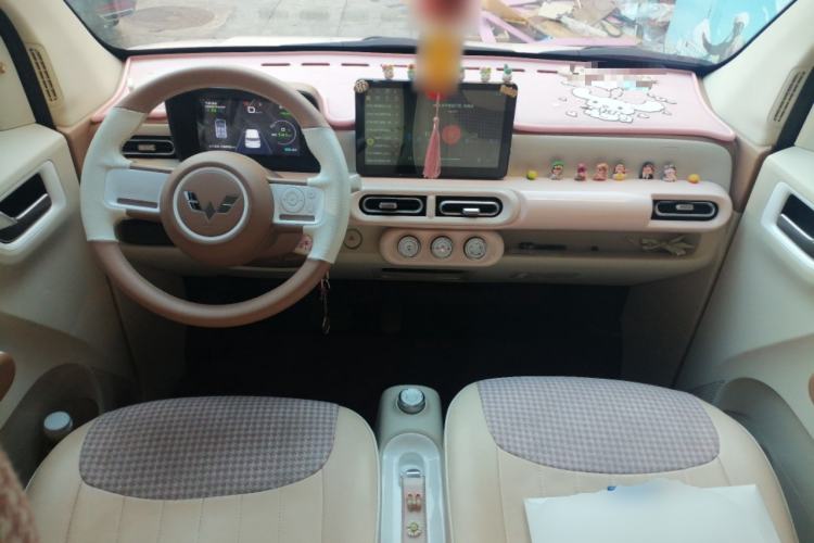 Used Wuling Hongguang MINIEV 2024 3rd Generation 215km Youth Edition Center Console