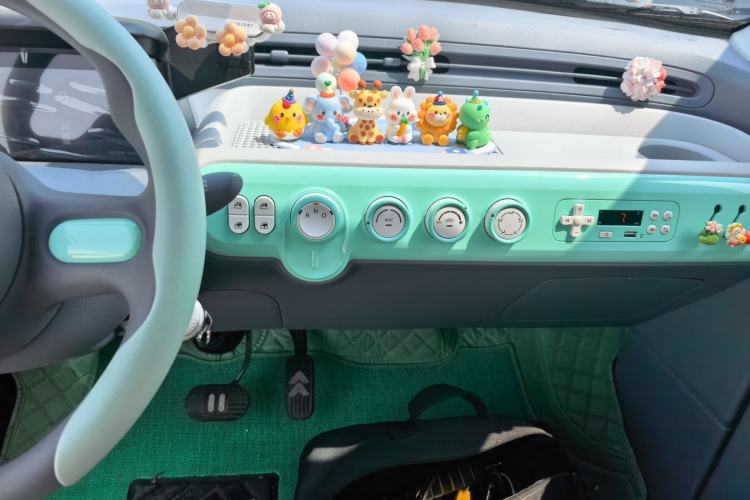 Used Bestune Pony 2024 170km Vitality Horse Audio And AC Panel