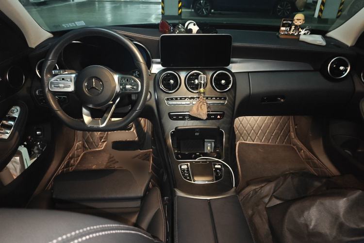 Used Mercedes-Benz C-Class 2021 C 260 L Sport Edition Center Console