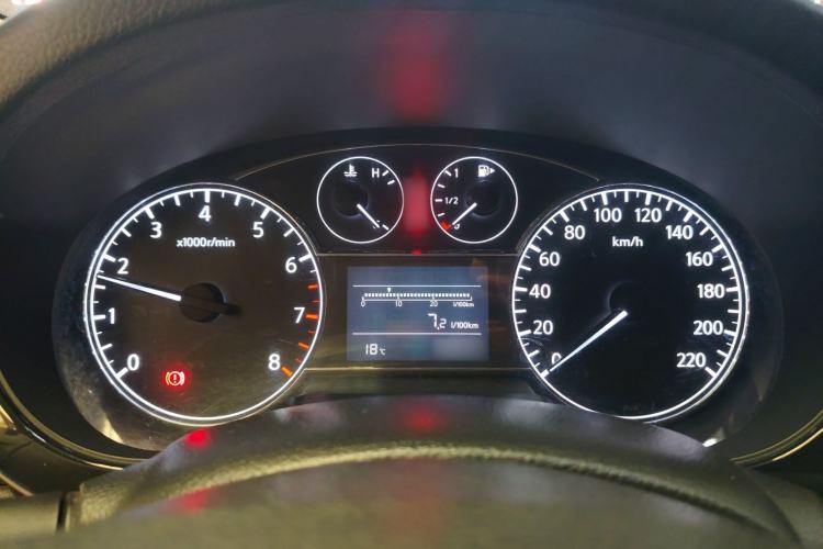 Used Nissan Tiida 2011 1.6L Manual Comfort Edition
