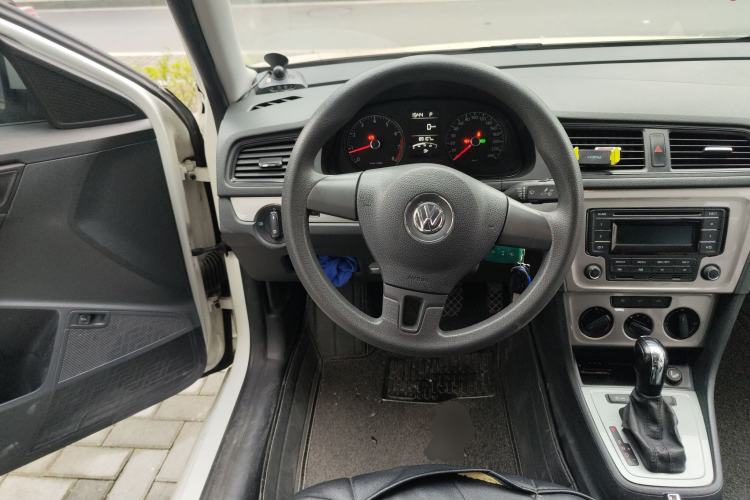 Used Volkswagen Lavida 2013 Revised Classic 1.6L Automatic Fashion Edition