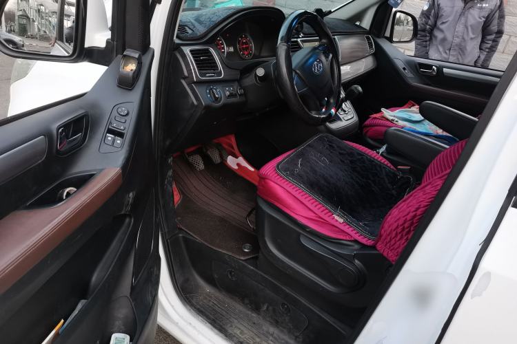 Used SAIC MAXUS G10 2018 PLUS 1.9T Manual Elite Edition Diesel Driver Seat