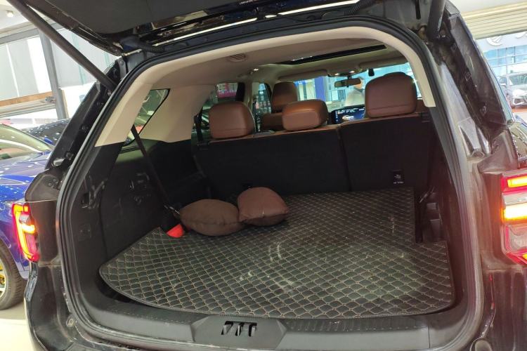 Used Ford Explorer 2023 EcoBoost 285 Four-Wheel Drive Stylish Plus Version 7 Seats