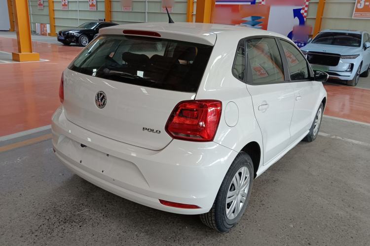 Used Volkswagen Polo 2016 1.4L Manual Fashion Model Rear Right 45 Deg
