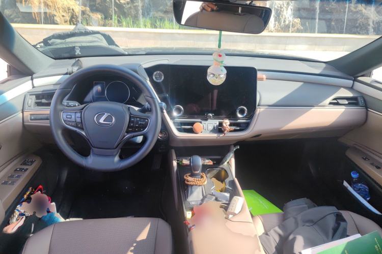 Used Lexus ES 2025 200 Premium Edition Center Console