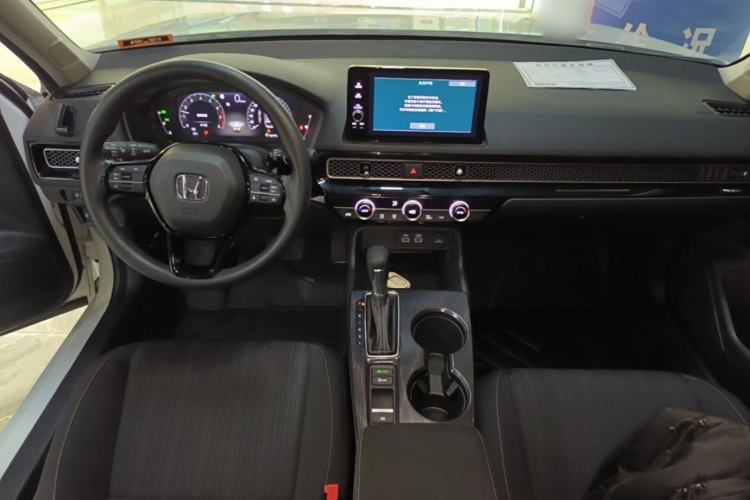 Used Honda Civic 2022 240TURBO CVT Dynamic Edition Center Console