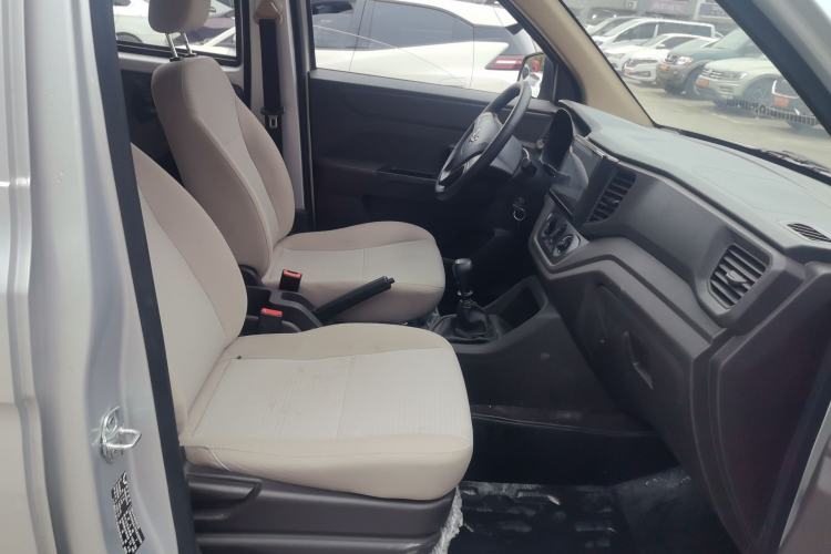 Used Wuling Hongguang V 2022 1.5L Jingqu Version Hydraulic Power Steering LAR Right Front Seat