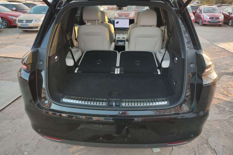 Used Li Auto L8 2023 Pro Model
