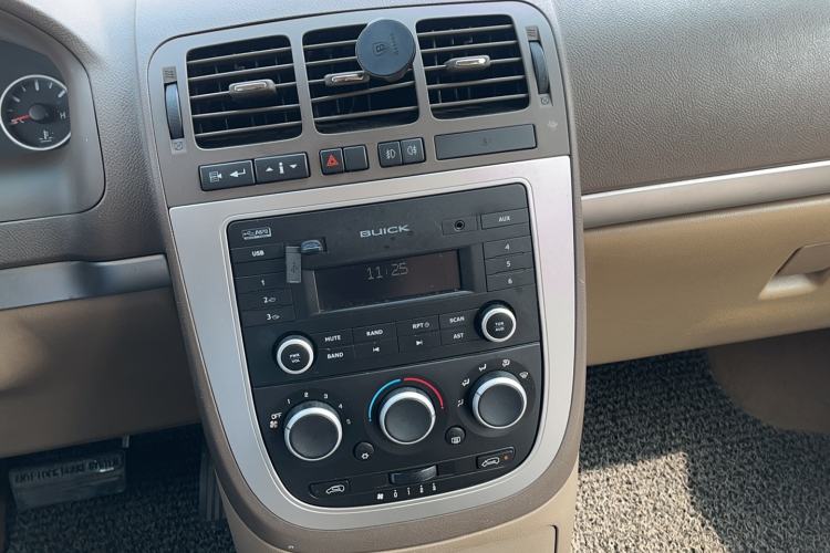 Used Buick GL8 2014 2.4L Classic Edition
