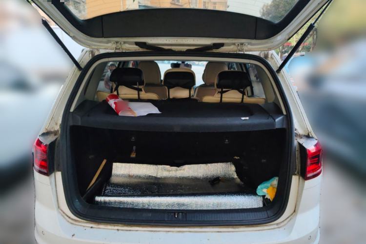 Used Volkswagen Golf Sportsvan 2018 2nd Anniversary Edition 230TSI Automatic Trendy Version Trunk