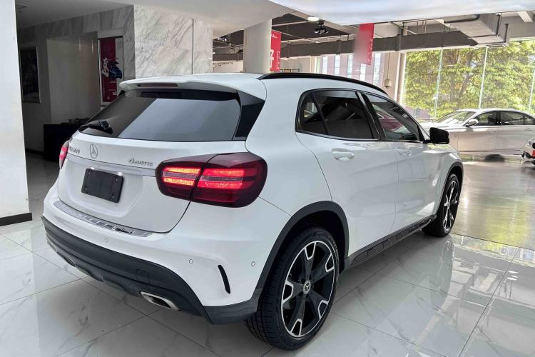 Used Mercedes-Benz GLA 2018 GLA 220 4MATIC Sport Edition Exterior 6